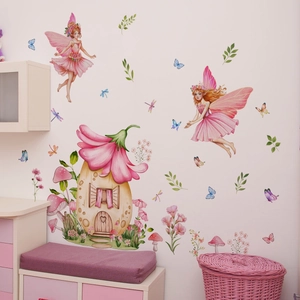 Détails des stickers muraux fée et maison de fleurs dans une chambre rose enfant