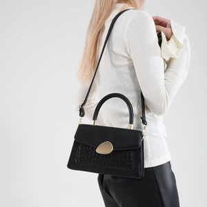 Sac à main noir pour femme en cuir croco avec boucle dorée et bandoulière réglable