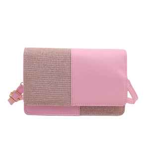 Sac bandoulière rose en patchwork pour femme avec texture tissée et bandoulière