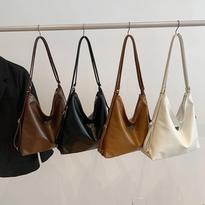 Retro large capacity PU leather shoulder bags in four colors with triangle logo