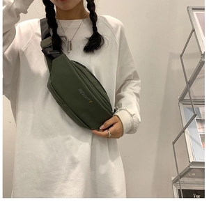 Sac de poitrine Oxford imperméable vert militaire avec logo SPORT1 et bandoulière
