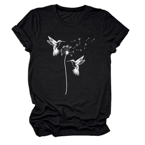 Detailaufnahme von Kolibri und Pusteblume Weißdruck auf schwarzem Baumwoll-T-Shirt