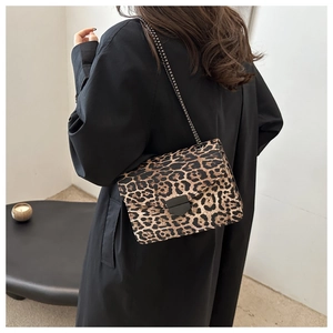 Sac bandoulière rétro à motif léopard avec chaîne métallique et rabat chic