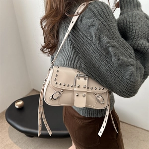 Chic beige rivet leopard print motorcross shoulder bag with Y2K aesthetic design