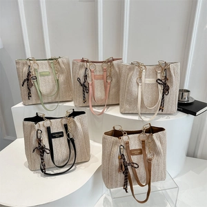 Women's Straw Woven Tote Bag Large Capacity Shoulder Bag With Chain Strap And Scarf Pendant Fashion Beach Vacation Bag