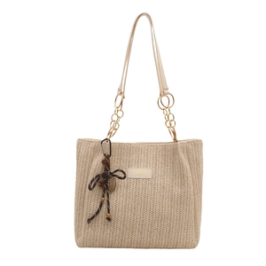 Sac fourre-tout tissé beige avec bandoulière chaîne et texture à motif en V pour femme