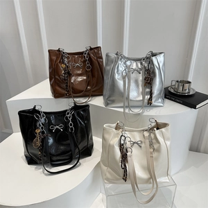 Women Large Capacity PU Tote Bag Shiny Fashion Shoulder Bag With Bow Metal Chain For Daily Casual Work Women Handbag