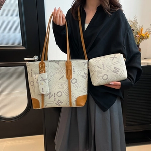 Ensemble de sacs cabas 3 pièces avec motif monogramme et bordure en cuir marron