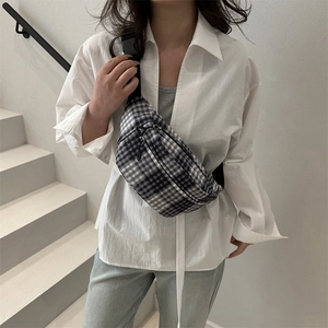 Sac bandoulière en velours côtelé à damier noir et blanc de style japonais chic