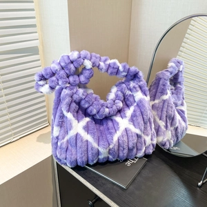 Borsa Tote in Peluche da Donna Grande Capacità in Pelliccia Sintetica a Righe a Scacchiera con Tracolla a Palline Invernali