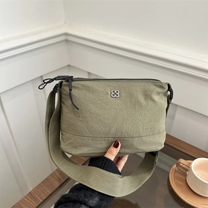 Women Casual Nylon Crossbody Bag Lightweight Waterproof Small Square Bag Adjustable Wide Shoulder Strap Fashion Daily Purse