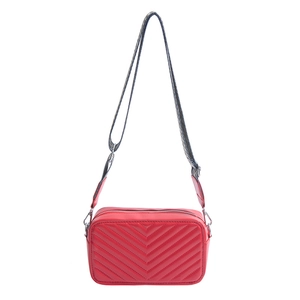 Sac bandoulière rouge matelassé en V avec large sangle géométrique réglable