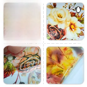 Detalle de pegatina de pared floral impermeable con impresión fina y textura mate