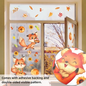 Détail de stickers de fenêtre d'automne double face montrant les motifs de renard