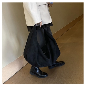 Soft black pleated tote bag with large capacity for daily commuting and casual styling