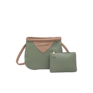 Ensemble sac à main deux pièces en cuir grainé vert avec mini porte-monnaie et détails dorés
