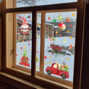 Stickers de Noël sapin et nains sur vitre avec arrière-plan de chalet sous la neige