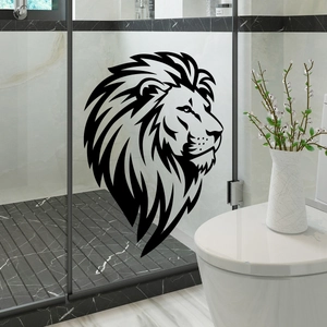 Adesivo testa di leone nera moderna su porta in vetro con linee tribali minimaliste