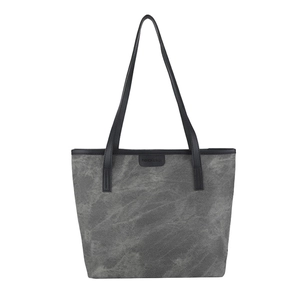 Sac fourre-tout gris à texture marbrée, grande capacité avec étiquette de mode noire