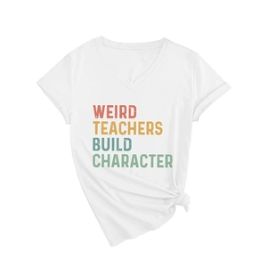 Damen-T-Shirt in Weiß mit V-Ausschnitt, 'Weird Teachers'-Druck und modischem Knotendetail