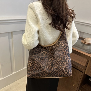 Women Leopard Print Large Capacity Tote Bag Trendy Street Style PU Leather Hobo Shoulder Bag For Shopping Travel Daily Use