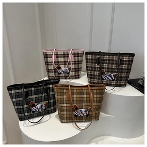 Grand sac cabas à carreaux avec broderie de teckel dessin animé en plusieurs coloris