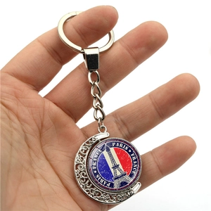 Llavero de recuerdo de París con bandera francesa y colgante de la Torre Eiffel