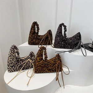 Grand sac plissé à imprimé léopard disponible en plusieurs couleurs rétro d'automne