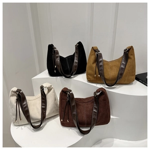 Retro high-capacity frosted leather tote bags in four vintage colors with fringe detail