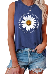 Détail du débardeur sans manches bleu marine avec imprimé marguerite et slogan