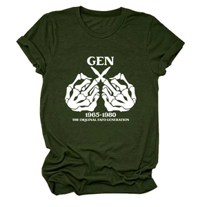 Detail eines dunkelgrünen Baumwoll-T-Shirts mit Gen 1965-1980 Totenkopf-Grafik