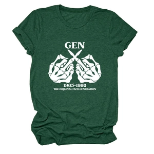 Detailansicht des Siebdruck-Skelett-Grafik Gen 1965-1980 auf dunkelgrünem T-Shirt