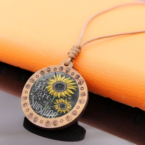 Vintage houten zonnebloemketting met You are my sunshine gravure op ronde hanger