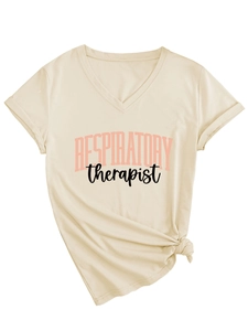 Détail du t-shirt à col en V pour inhalothérapeute avec un nœud élégant à l'ourlet du bas