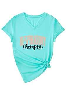 Détails du col en V et de l'ourlet noué sur le t-shirt Respiratory Therapist