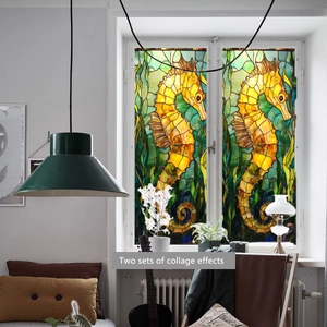 Lámina decorativa de caballito de mar efecto vidriera para ventana en escena de hogar