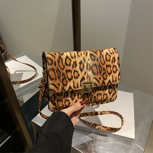 Women Leopard Print PU Leather Small Square Bag Shoulder Crossbody Bag With Metal Lock For Daily Commuter Fashion Trendy