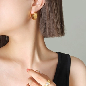 Heart Hoop Earrings Titanium Steel Chunky Hollow Heart Shape High Polished Gold Silver Color Minimalist Jewelry For Women