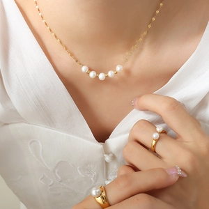 Collier Pendentif En Künstliche Perle D'imitation Élégant En Acier Titane Plaqué Or 18K Style Français Bijoux Minimalistes Pour Femmes