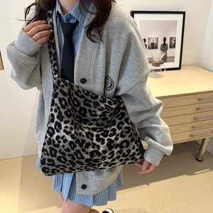 Large leopard print canvas tote bag for women, stylish leopard pattern shoulder bag