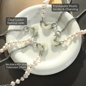 Collier ethnique en perles d'eau douce avec pendentif en jade et chaîne en acier