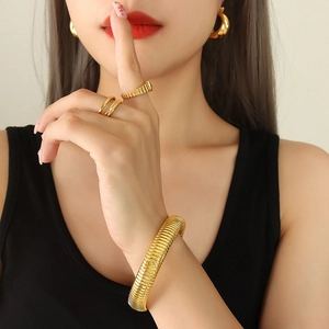 Vintage 18K Gold Plated Titanium Steel Elastic Bangle Ribbed Tubogas Bracelet For Women Elegant Jewelry Gift