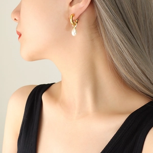 Barock C-Förmige Creolen Für Damen 18K Vergoldeter Edelstahl Mit Tropfenförmigen Künstliche Perlenimitationen Und Zirkon Elegant Vintage