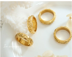 Détails de bagues plaquées or 18K avec reliefs soleil et lune et incrustation de zircons