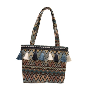 Borsa tote etnica bohémien intrecciata con motivi a zigzag colorati e nappe decorative