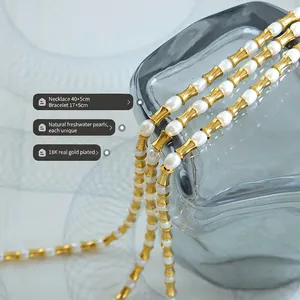 Set gioielli con collana e bracciale in catena placcata oro 18K e perle naturali