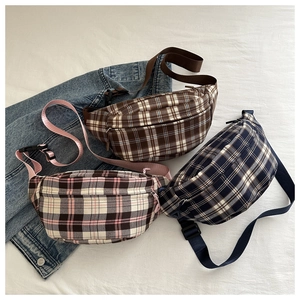 Détails des sacs de poitrine à carreaux en toile avec sangles réglables en trois couleurs