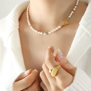 Collier De Perles D'eau Douce Avec Agate Verte Perles En Verre Acier Titane Plaqué Or Fermoir Toggle Bijoux Rétro