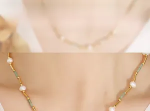 Détail du collier avec perles d'eau douce, aventurine verte et fermoir OT en métal doré