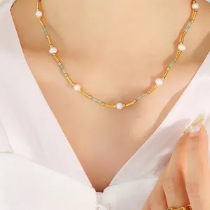 Collier en perles d'eau douce et aventurine avec fermoir à bascule doré